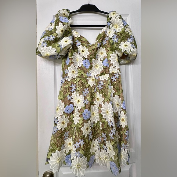 Elliatt Flora Lace Mini Dress in Green - Picture 5 of 5